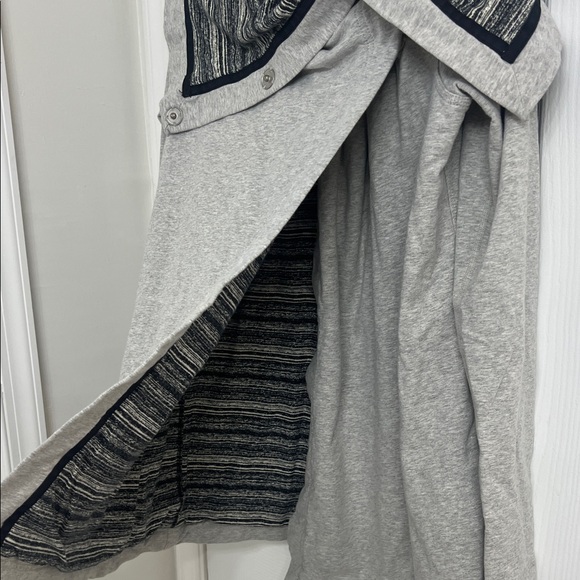 RARE Lululemon Savasana Wrap Charcoal Grey Strata Stripe Lined Size 4 - Picture 4 of 5